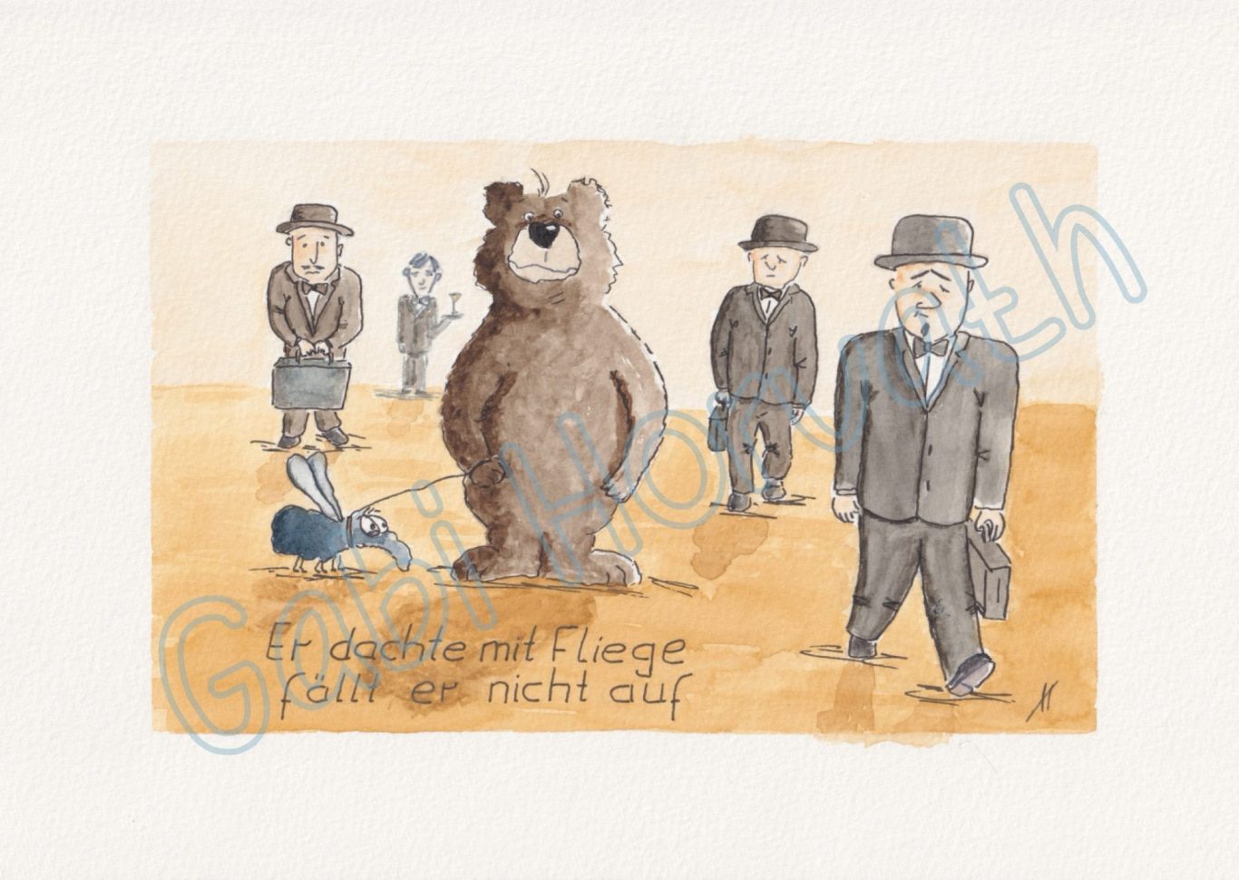 Dresscode Ein Bär mit einer echten Fliege als Haustier steht zwischen Männern im Anzug und Fliege.